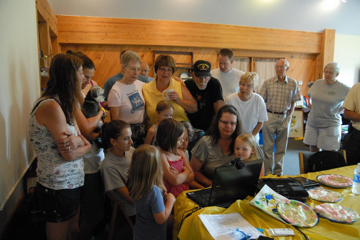 Family Skyping Afghanistan