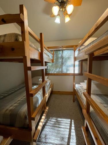 Elgordo double bunk bed bedroom