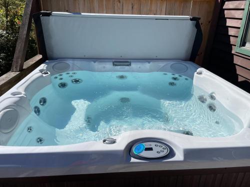 The Farmhouse Hottub